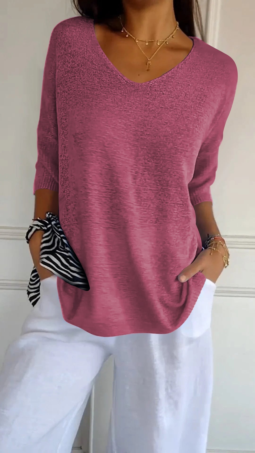 Lana - Timeless V-Neck Top