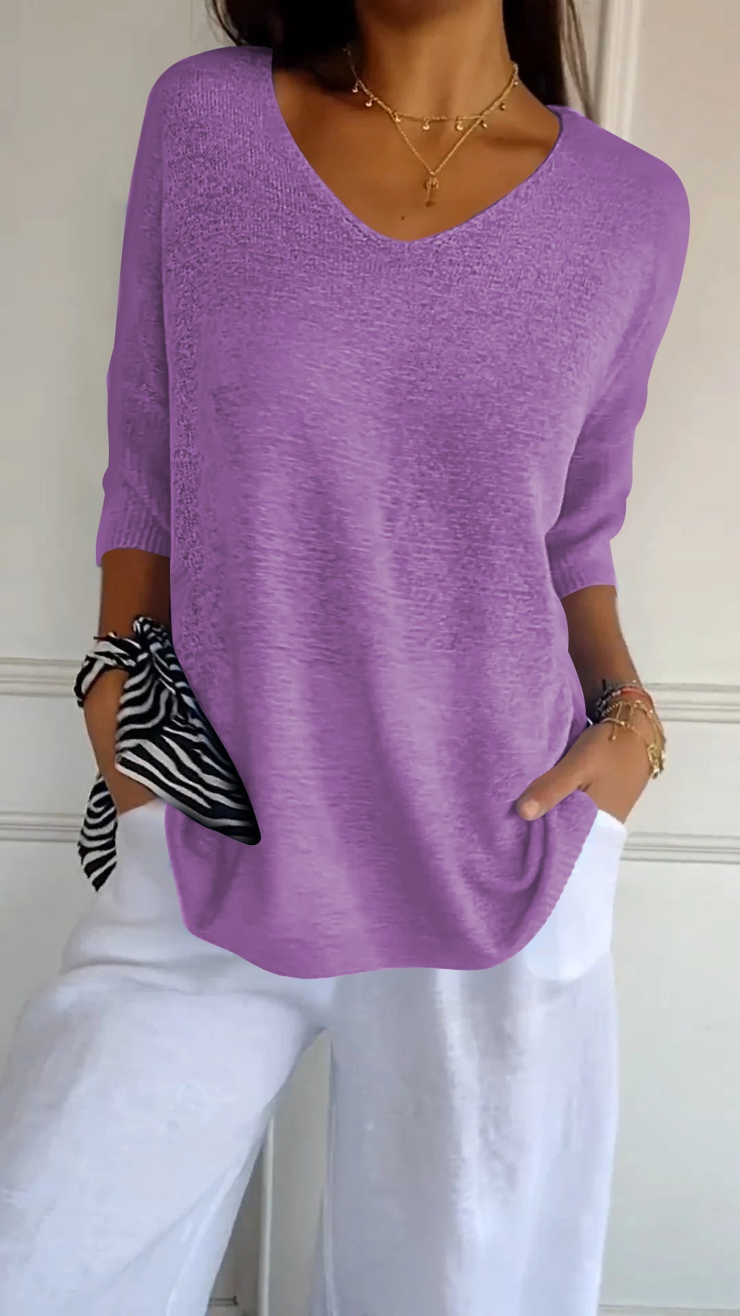 Lana - Timeless V-Neck Top