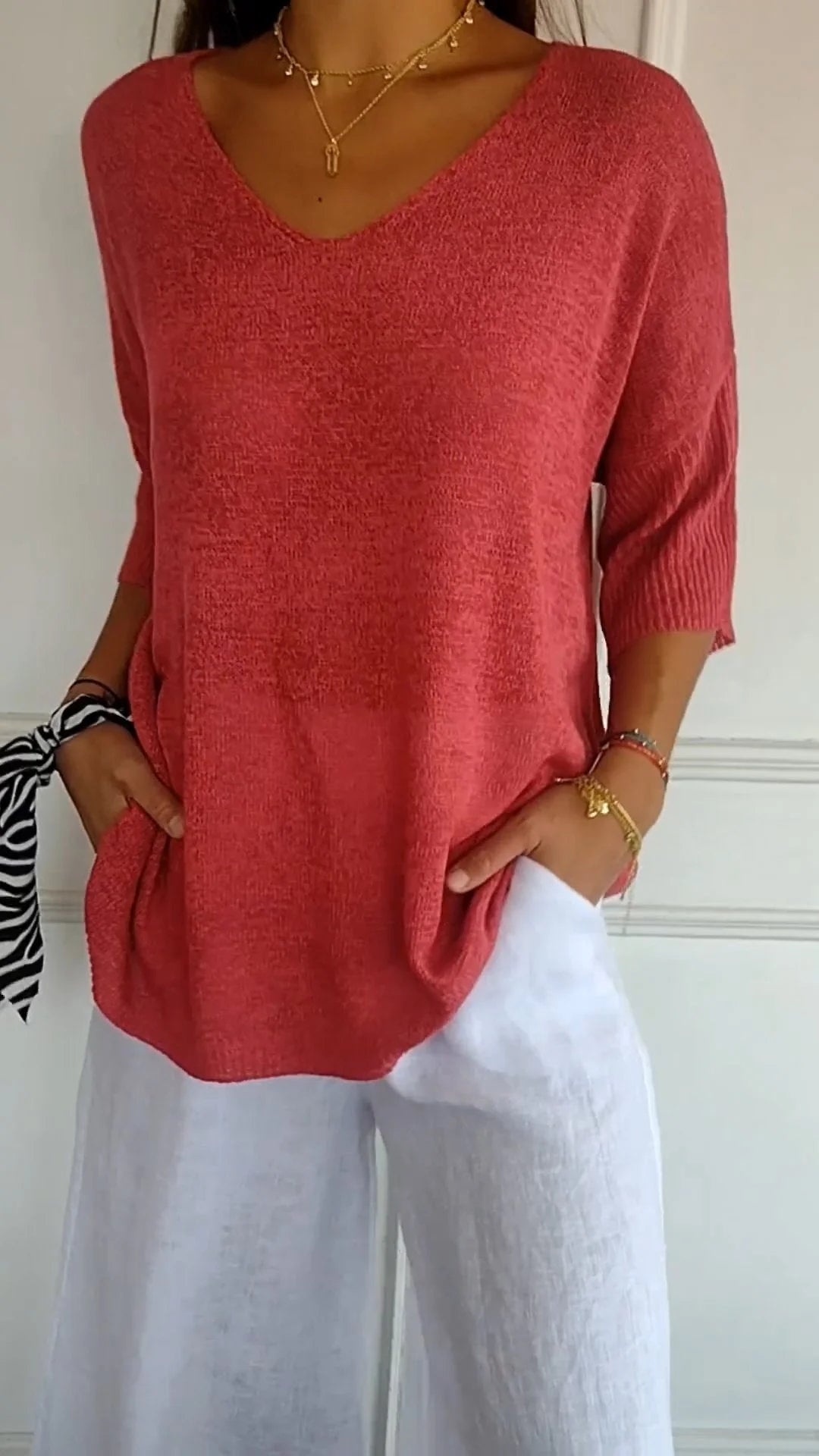 Lana - Timeless V-Neck Top