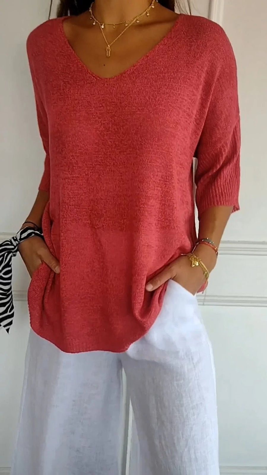 Lana - Timeless V-Neck Top