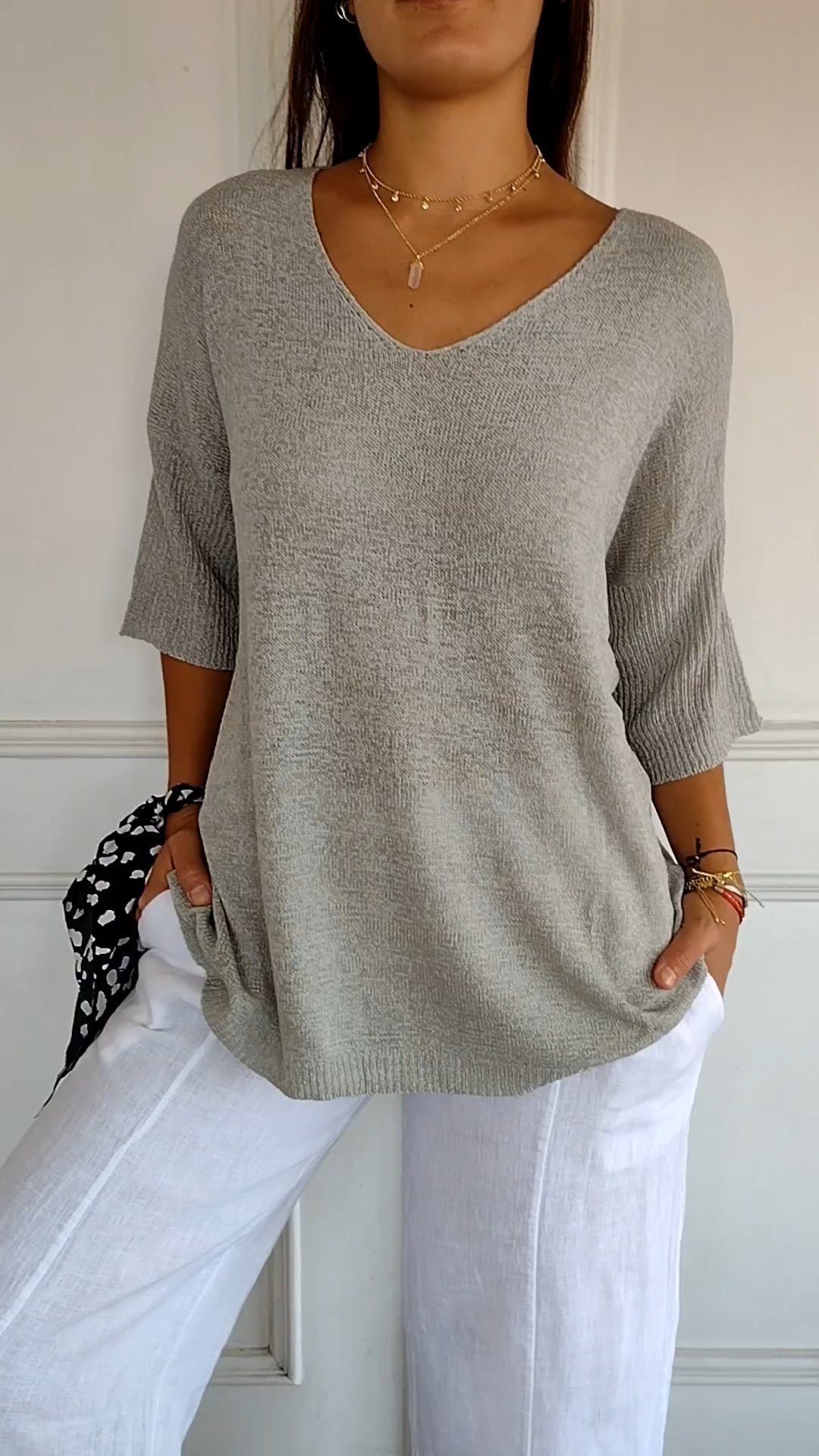Lana - Timeless V-Neck Top