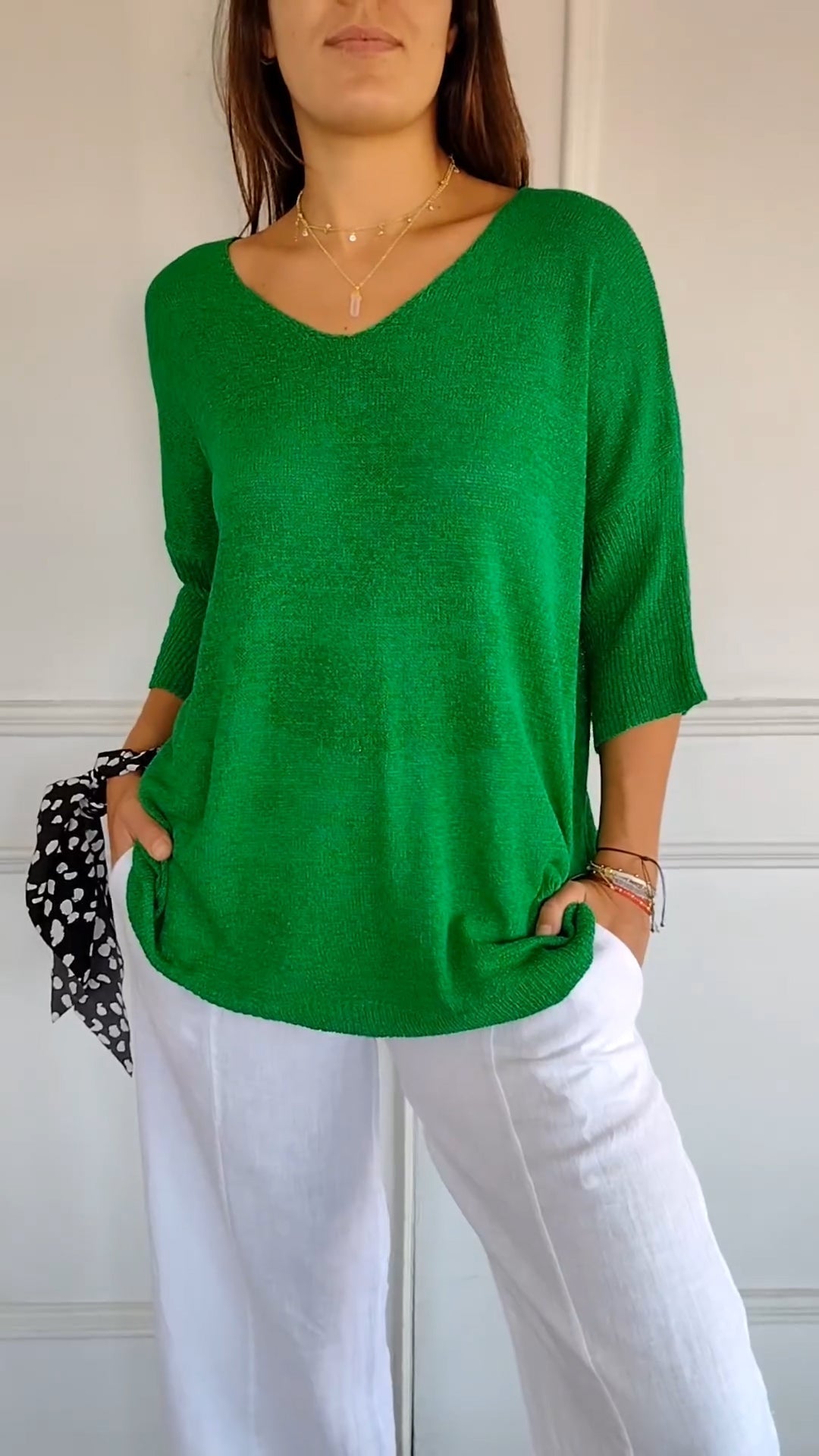 Lana - Timeless V-Neck Top