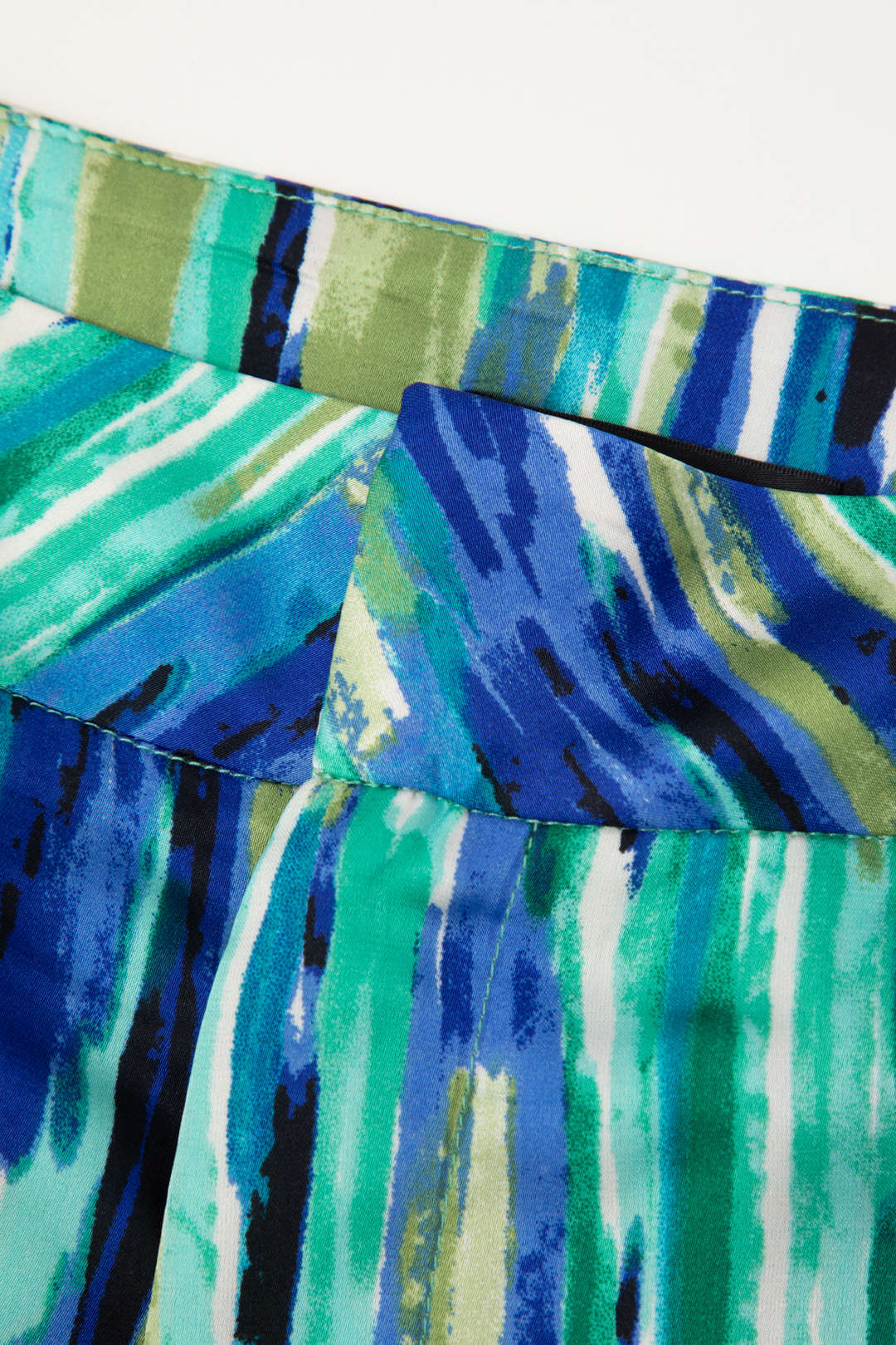 Chic | Marble-Print Straight Leg Trousers