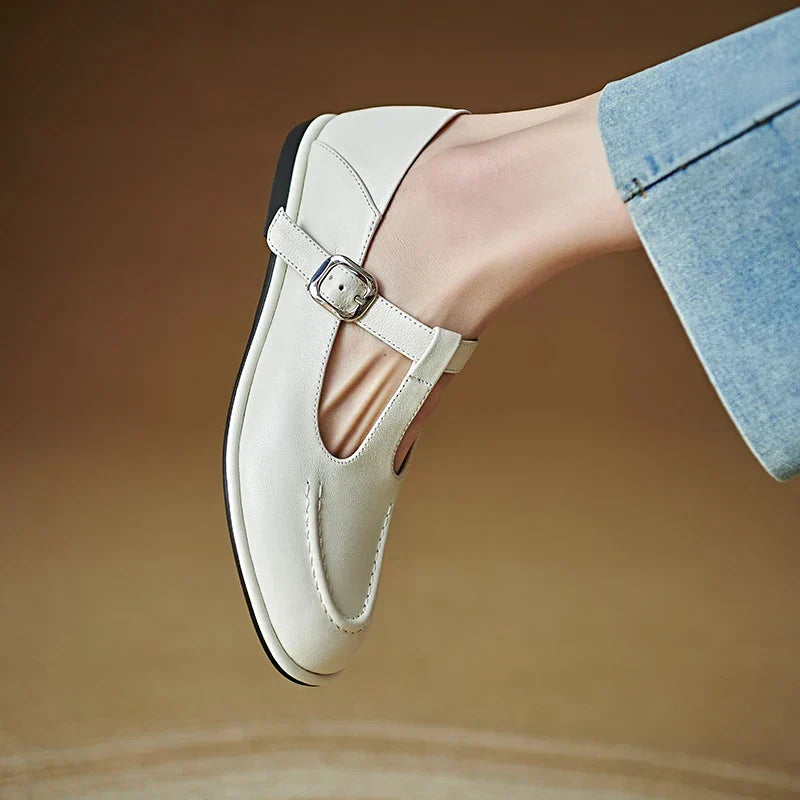 Laura | Low-Heeled Classic Pumps