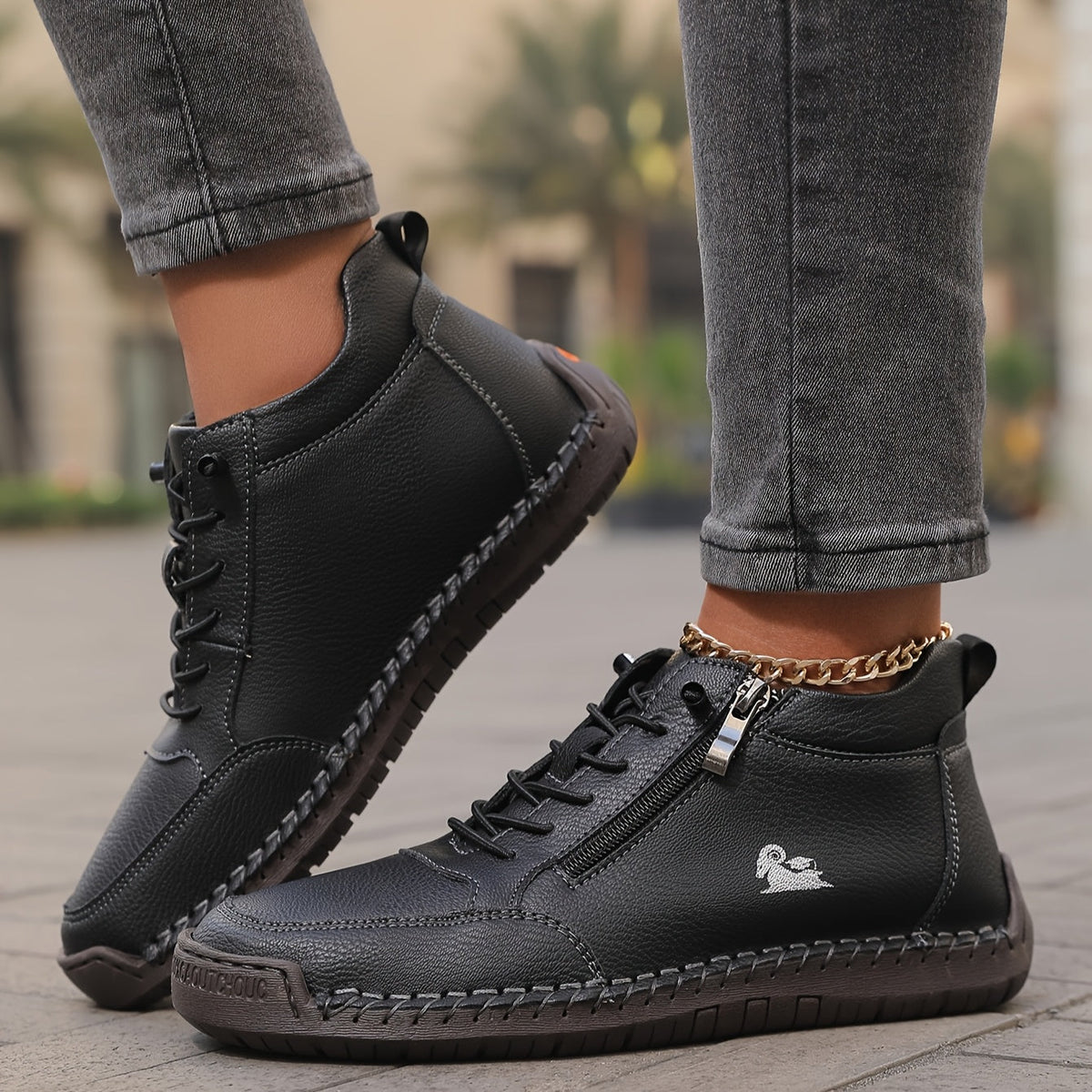 Mila — Comfortable & Supportive Zip-Up Sneakers