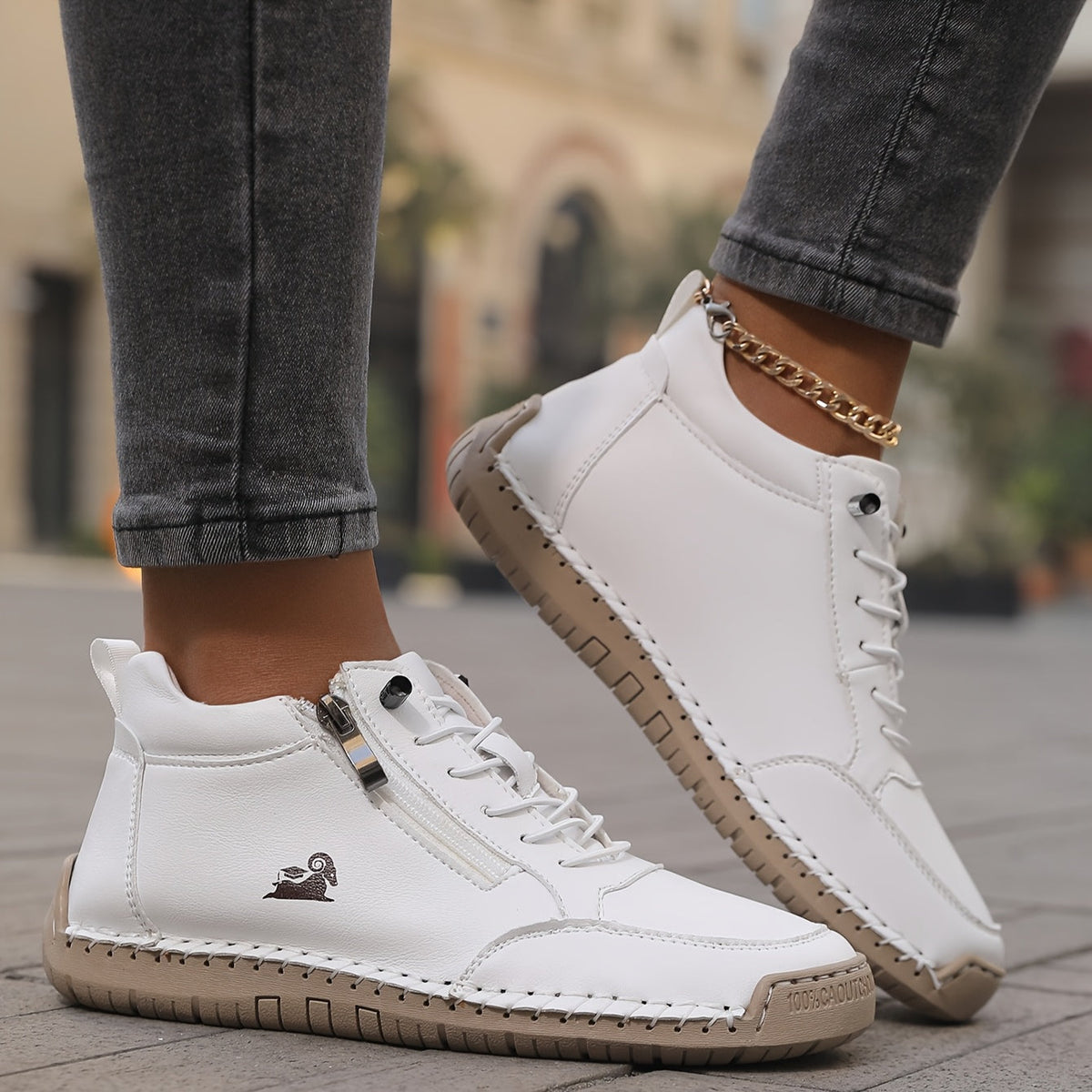 Mila — Comfortable & Supportive Zip-Up Sneakers