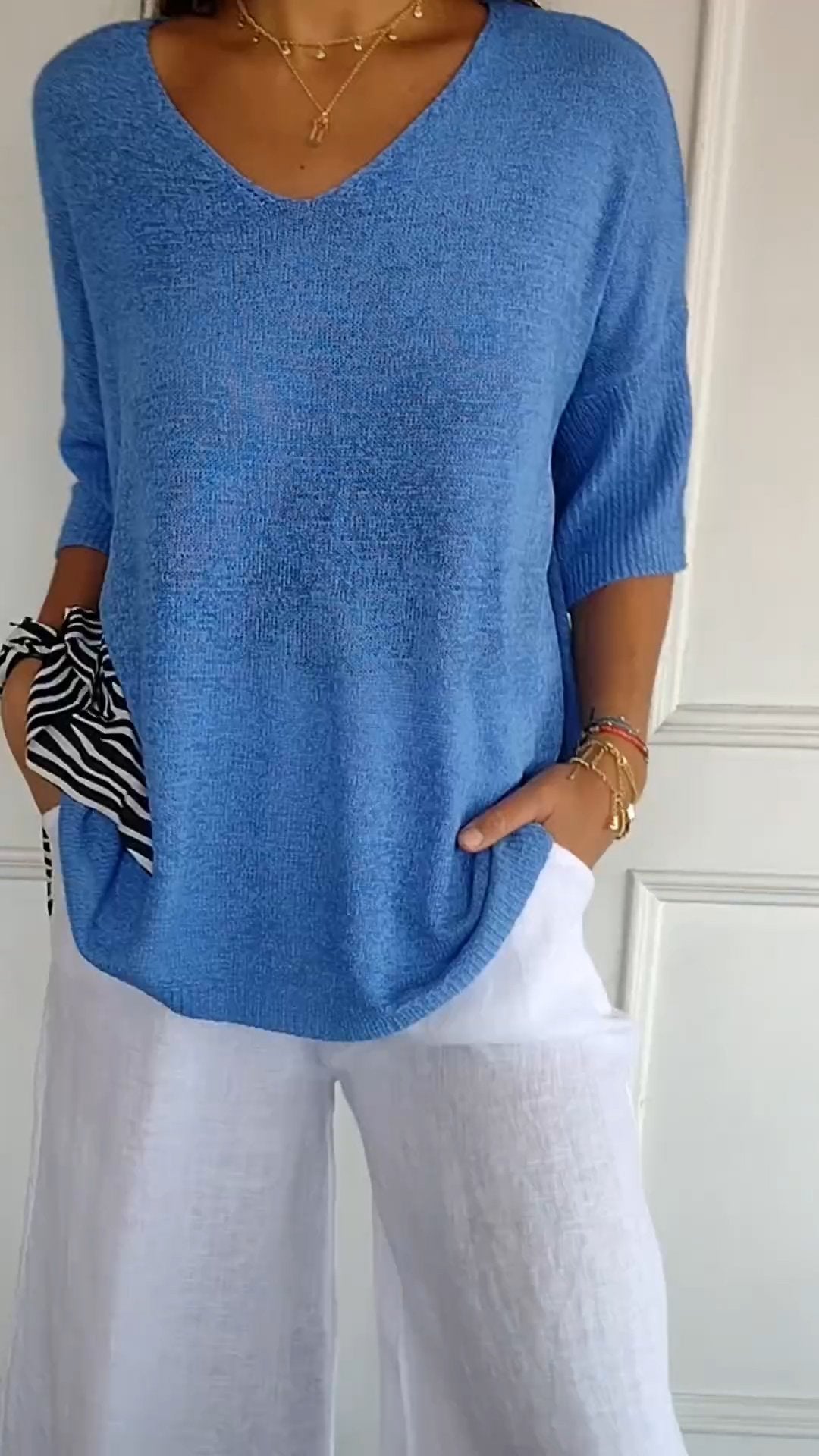 Lana - Timeless V-Neck Top