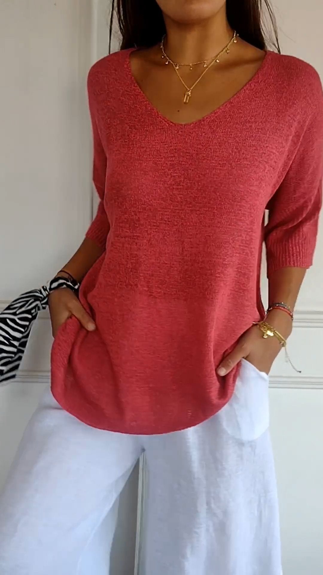 Lana - Timeless V-Neck Top